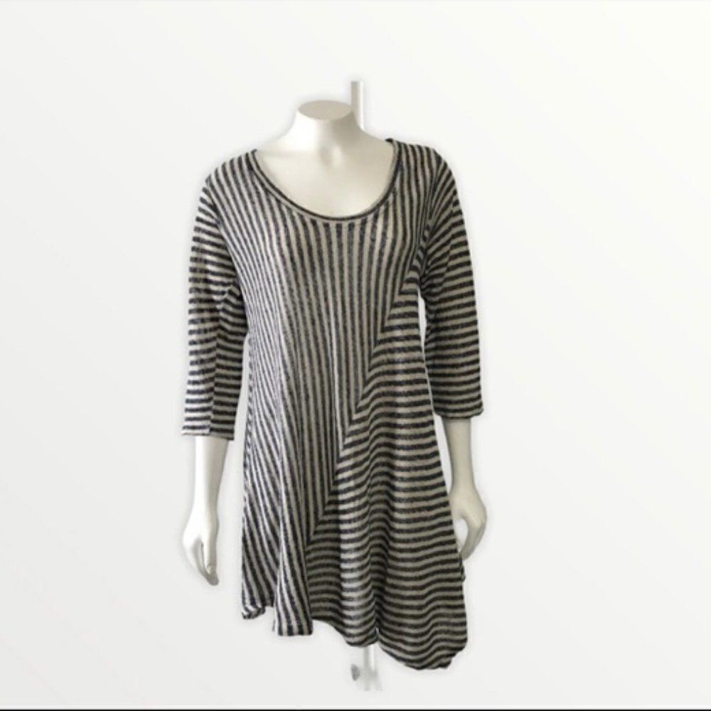 Ophilia Asymmetrical‎ Tunic Blue and White Size 3